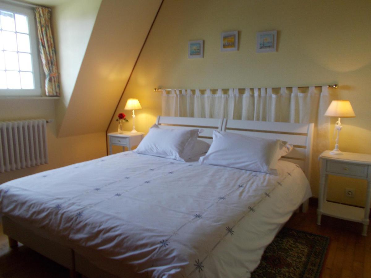 Bed and Breakfast Les Ajoncs à Plougrescant Extérieur photo