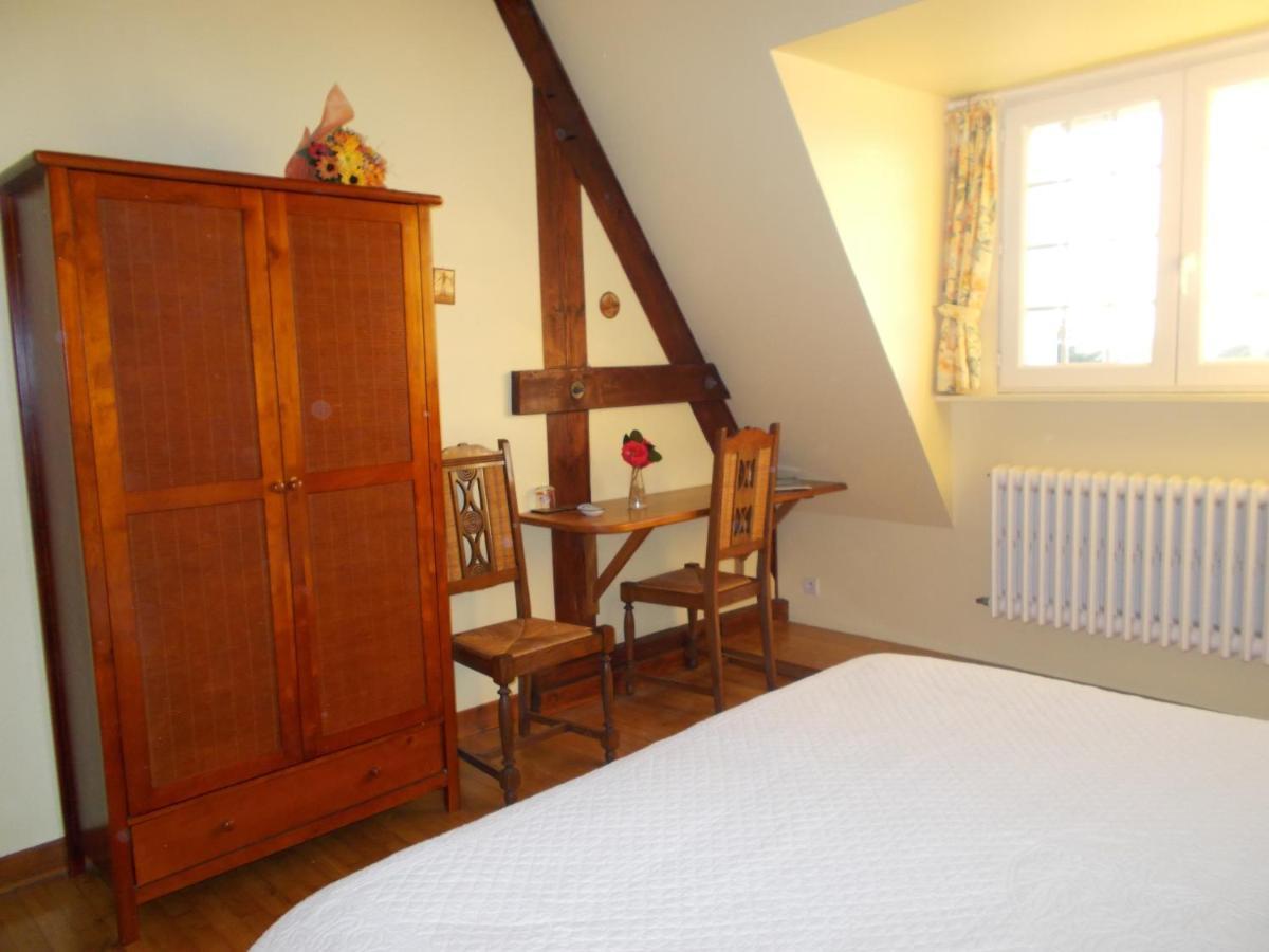 Bed and Breakfast Les Ajoncs à Plougrescant Extérieur photo