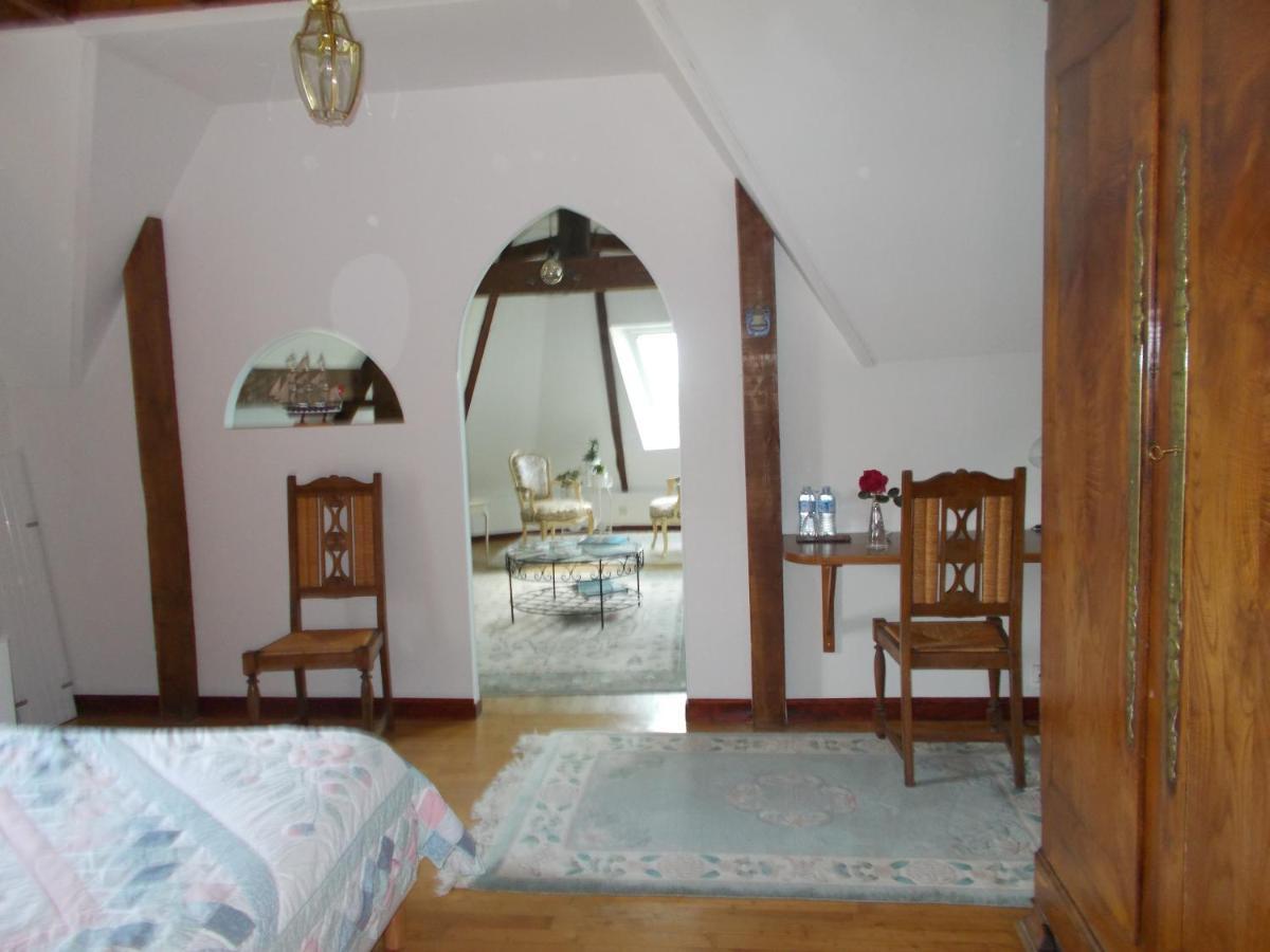 Bed and Breakfast Les Ajoncs à Plougrescant Extérieur photo